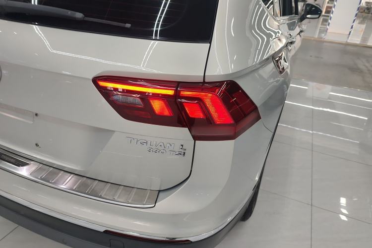 Used Volkswagen Tiguan L 2018 330TSI Automatic Two-Wheel Drive Luxury Edition Exterior 3