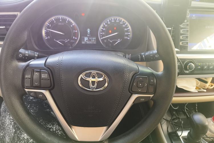 Used Toyota Highlander 2015 2.0T Four-Wheel Drive Elite Edition 7-Seater Steering Wheel