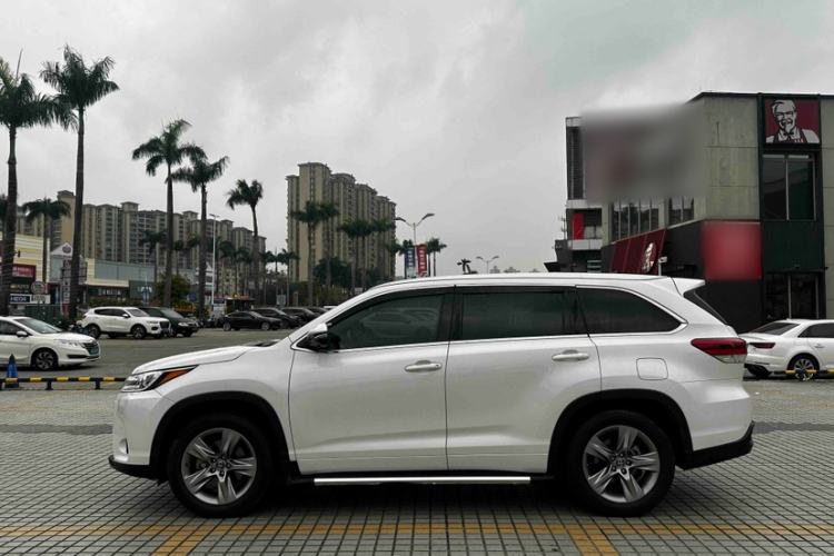 Used Toyota Highlander 2018 2.0T Four-Wheel Drive Luxury Version 7 Seats China VI Standard
