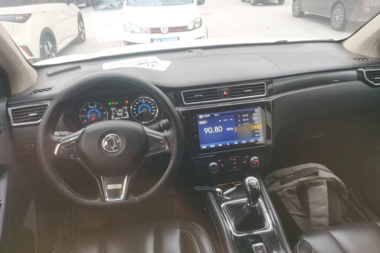 Used Dongfeng Fengon 580 2017 1.5T Manual Luxury Model
