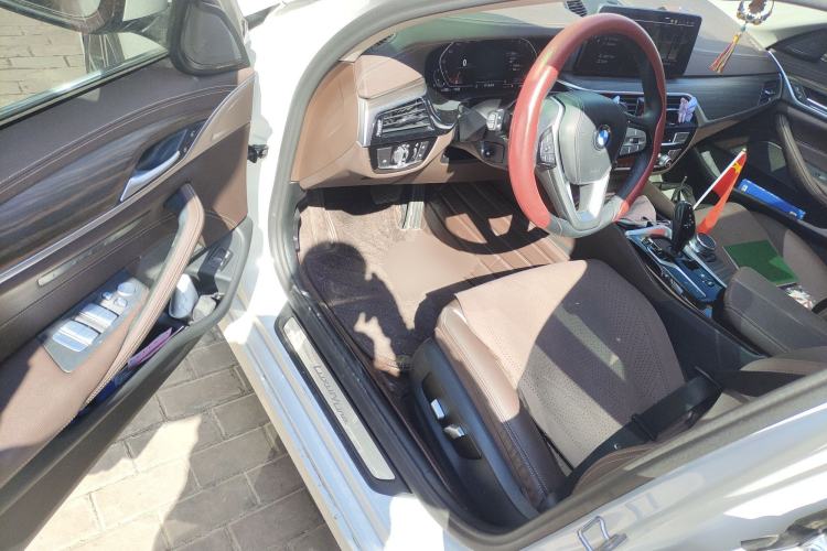 Used BMW 5 Series 2022 Second Facelift 530Li xDrive Luxury Package Driver Seat