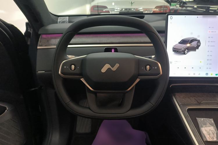 Used ONVO Luxeed L90 2025 Model—Max Six-Seater Version
