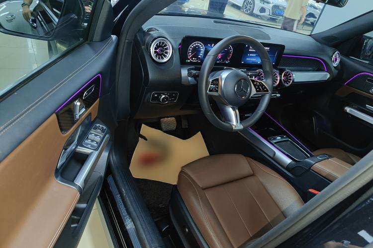 Used Mercedes-Benz GLB 2024 Refresh GLB 220 Fashion Edition Driver Seat