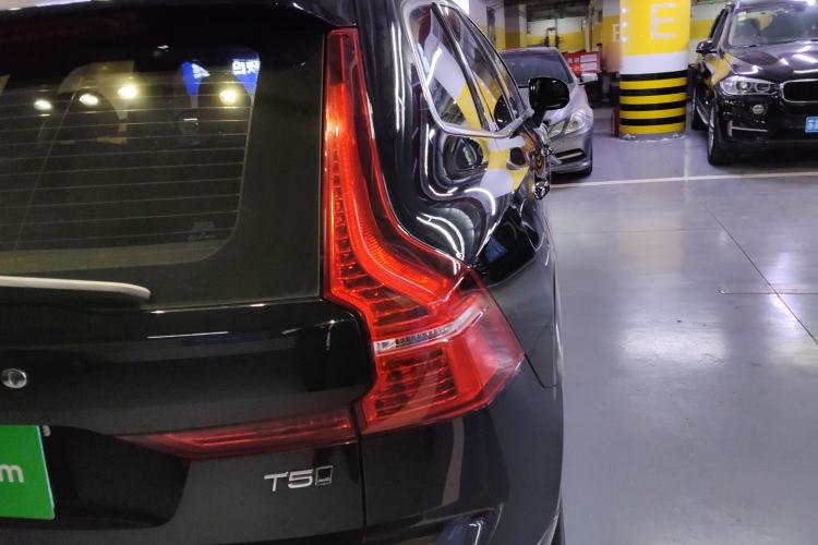 Used Volvo XC60 2019 T5 4x4 Smart & Dynamic Sport Edition China VI Standard