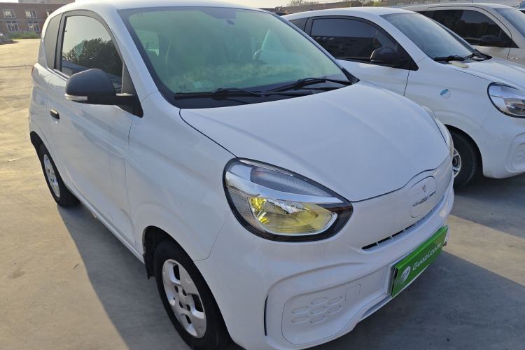 Used Roewe Clever 2021 302 km New Four-Seater Super-Efficient Version Front Right 45 Deg