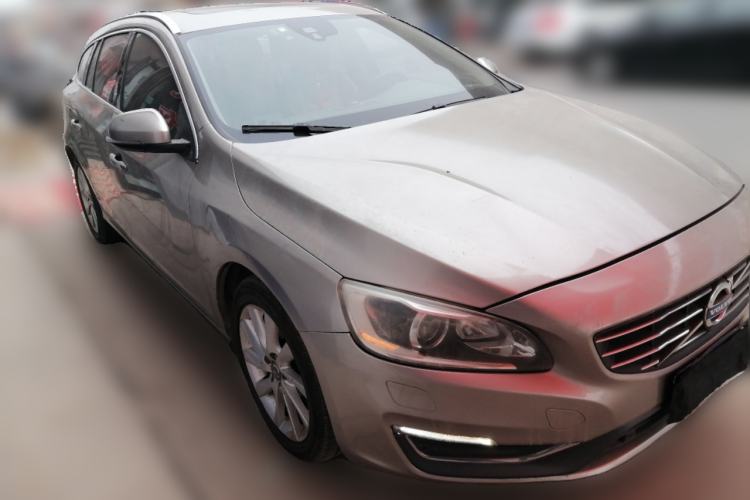 Used Volvo V60 2014 T5 Zhiyi Edition