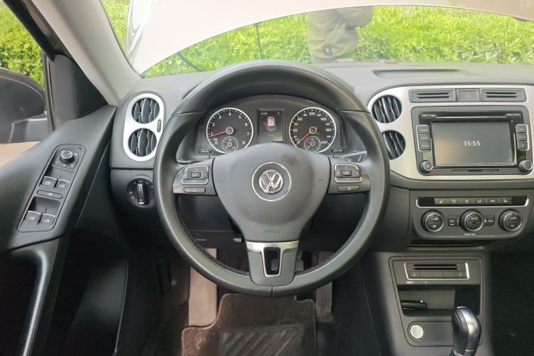 Used Volkswagen Tiguan 2016 300TSI Automatic All-Wheel Drive Luxury Edition Steering Wheel