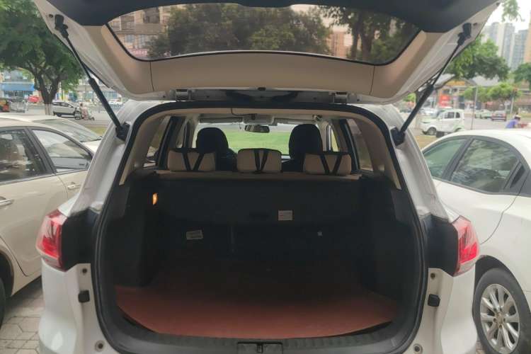 Used Zotye Domy X5 2017 Value Edition 1.6L Manual Comfort Model