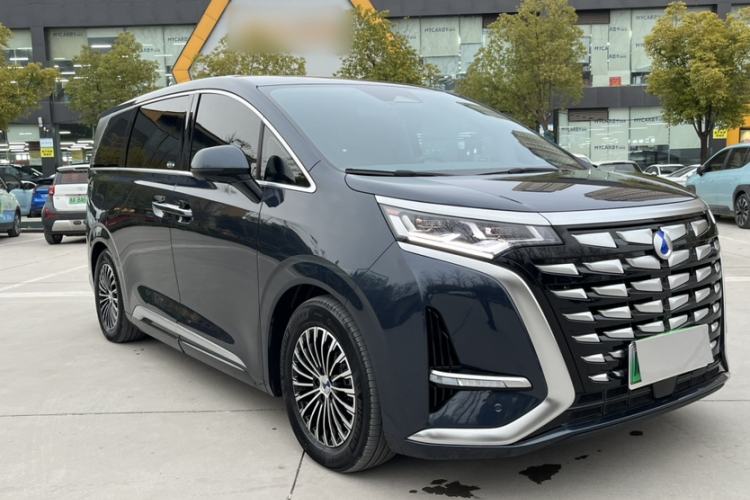 Used Denza D9 2022 DM-i 970 Four-Wheel Drive Prestige Model