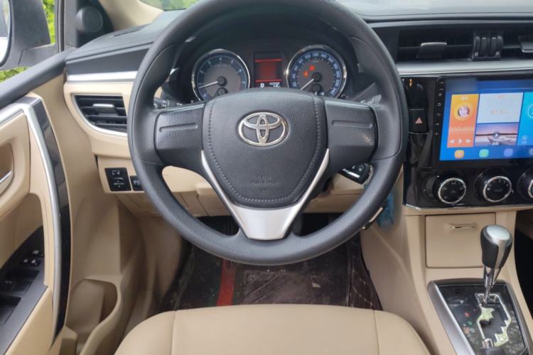 Used Toyota Corolla 2014 1.6L CVT GL-i Steering Wheel
