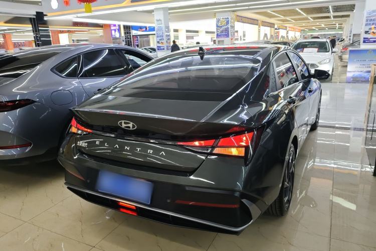 Used Hyundai Elantra 2023 1.5L CVT GLX Elite Edition Rear Right 45 Deg