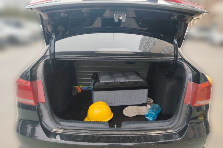 Used Volkswagen Santana 2015 1.6L Manual Fashion Edition
