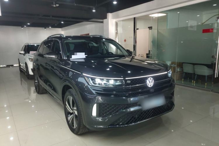 Used Volkswagen Tavendor 2024 380TSI All-Wheel Drive R-Line Cruise Edition Exterior 1