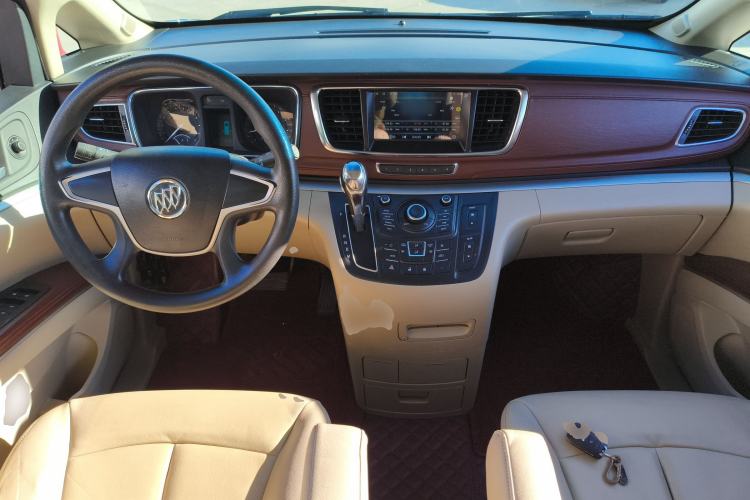 Used Buick GL8 2015 2.4L Luxury Business Premium Edition