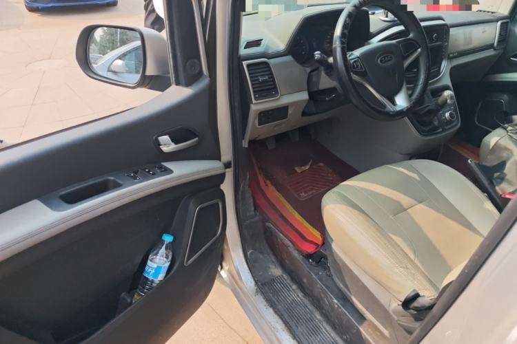 Used JAC Refine M4 2019 Business & Travel Series 2.0L Manual Comfort Model China VI Interior 3