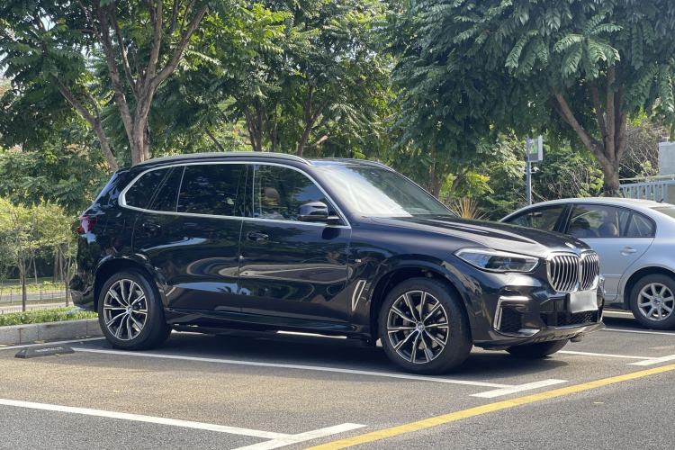 Used BMW X5 2022 Restyled xDrive 30Li Luxury Version M Sport Package
