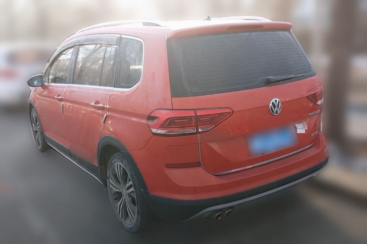 Used Volkswagen Touran 2018 Volkswagen Touran L 280TSI DSG Luxury Edition 6-seater
