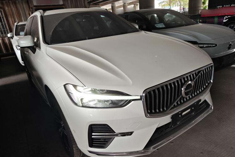 Used Volvo XC60 New Energy 2023 T8 Plug-in Hybrid Long-Range All-Wheel Drive Smart Luxury Edition
