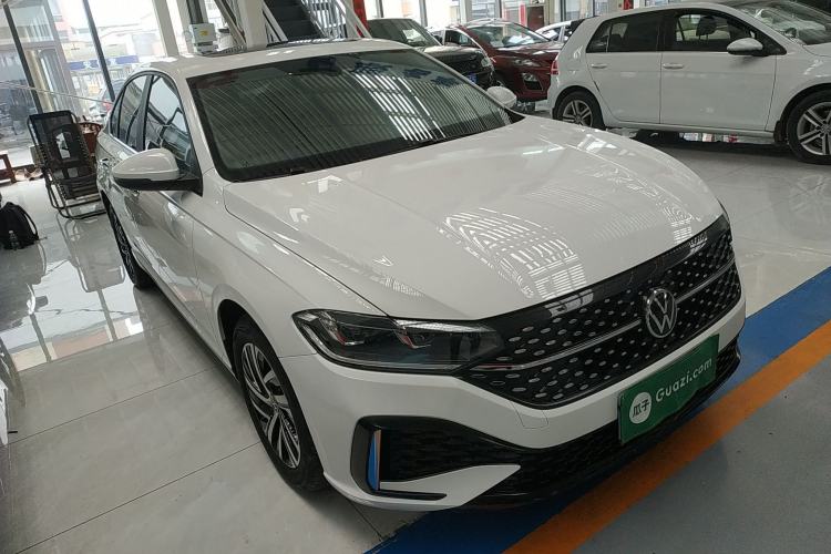 Used Volkswagen Lavida 2024 1.5L Automatic Starry Sky 5 Million Edition Front Right 45 Deg