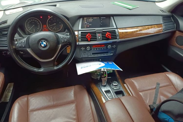 Used BMW X5 2011 xDrive35i Luxury Model
