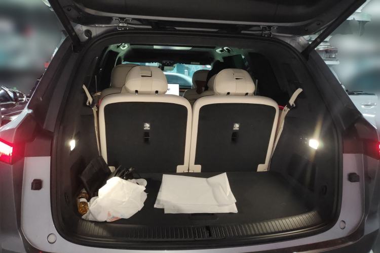 Used ONVO Luxeed L90 2025 Model—Max Six-Seater Version
