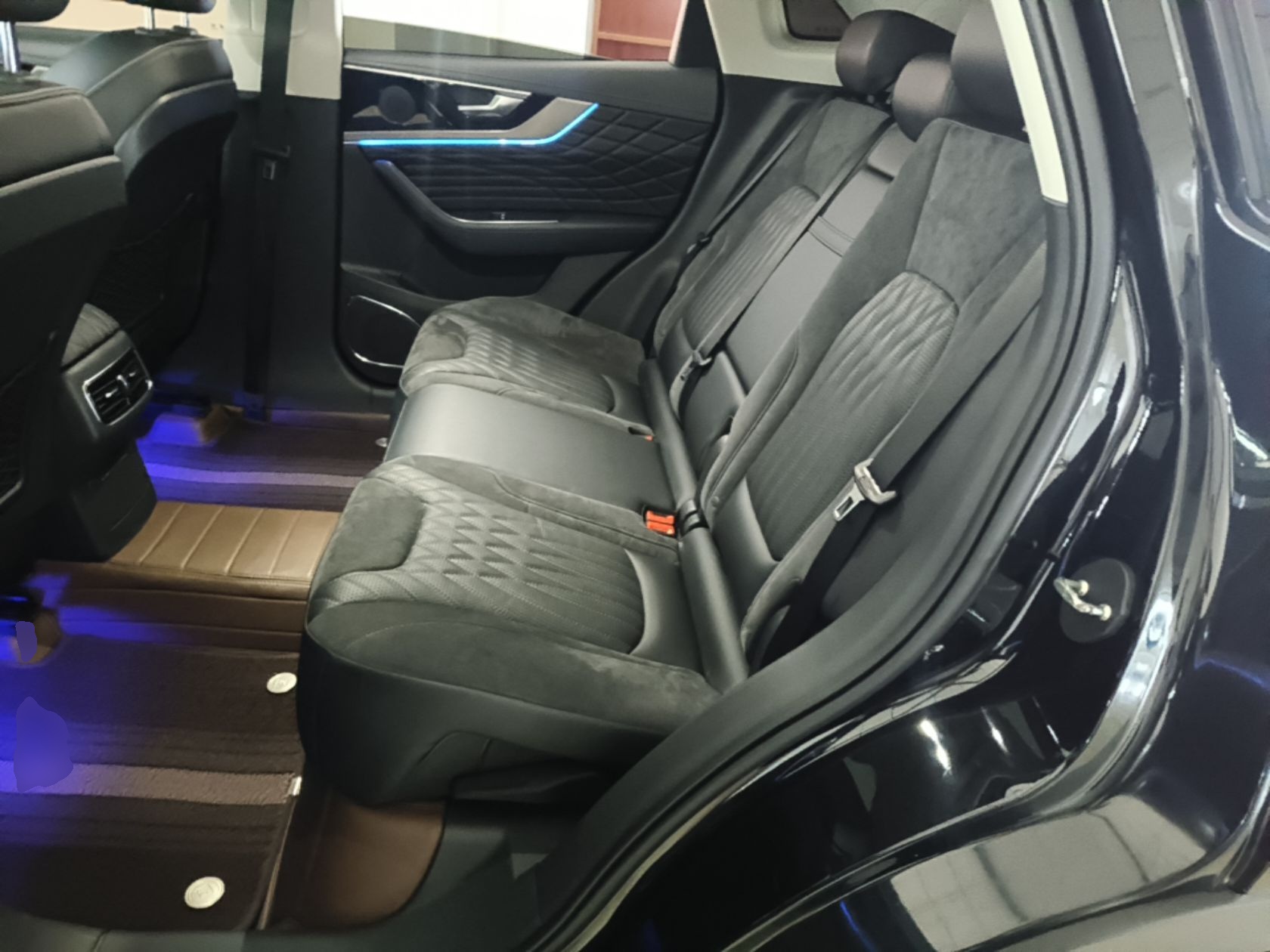 Hongqi HS5 2022 Facelifted Version 2.0T Smart Connect Flagship All-Wheel-Drive Edition — снимка 20