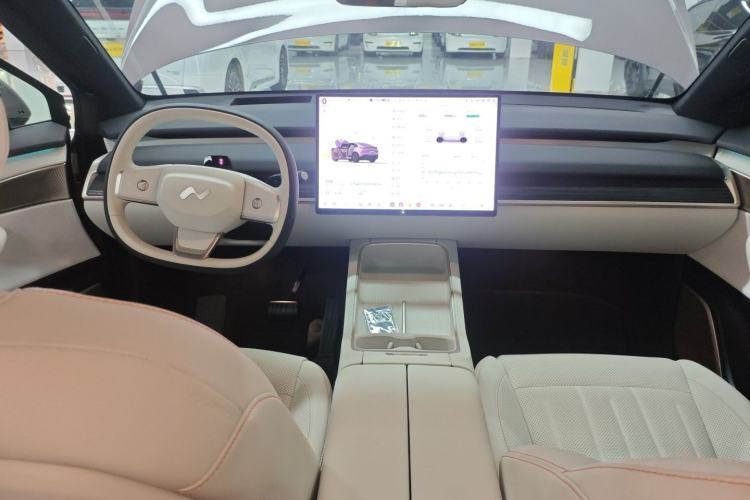 Used ONVO L60 2024 60 kWh Rear-Drive Version Center Console