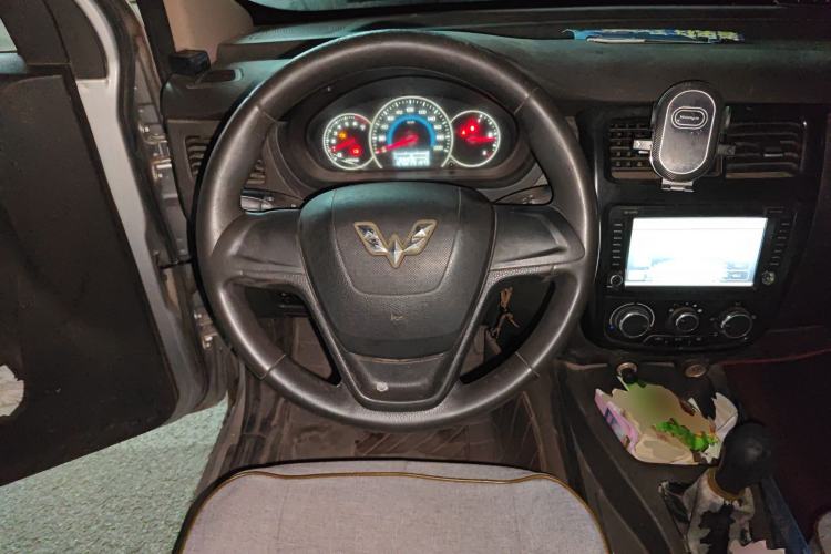 Used Wuling Rongguang V 2016 1.2L Standard Version
