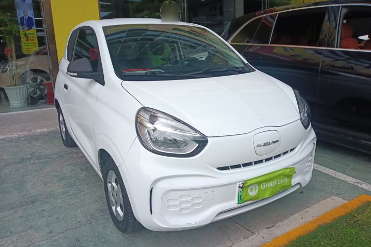 Used Roewe Clever 2021 302 km New Four-Seater Super-Efficient Version Front Right 45 Deg
