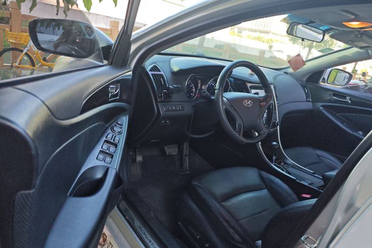 Used Hyundai Sonata 2011 2.0L Automatic Luxury Edition
