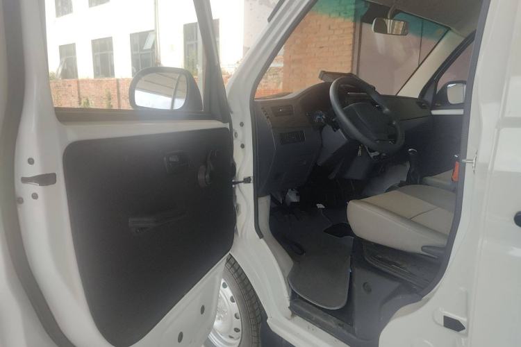 Used Jinbei Hiace X30 2024 1.5L Champion Edition Passenger Vehicle 5/6/7 Seats
