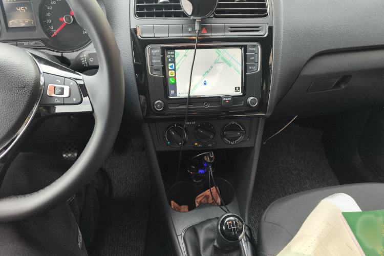 Used Volkswagen Polo 2016 1.4L Manual Fashion Model Audio And AC Panel