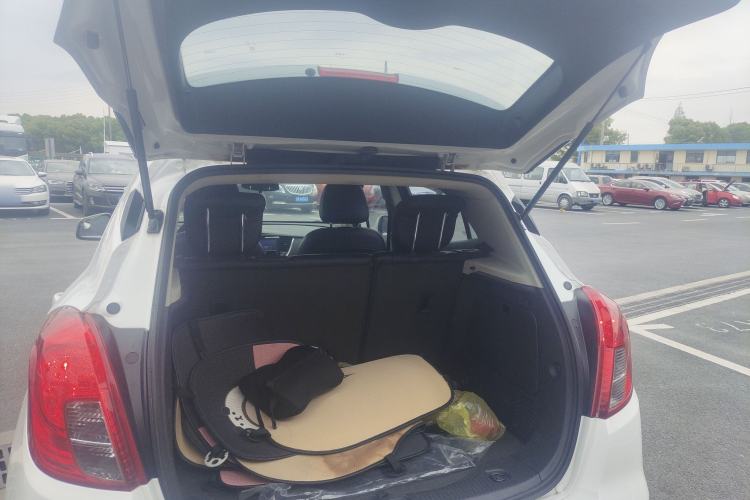 Used Buick Encore 2017 18T Automatic Two-Wheel Drive Urban Leading Model Trunk