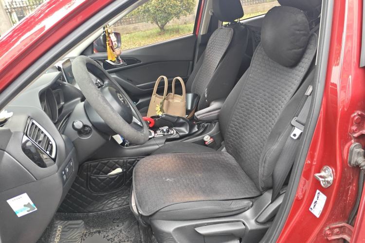 Used Mazda 3 Axela 2016 Sedan 1.5L Automatic Luxury Model