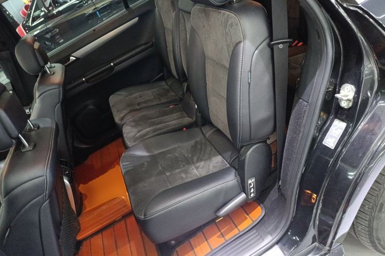 Used Mercedes-Benz R-Class 2014 R 320 4MATIC Business Model Left Rear Seat