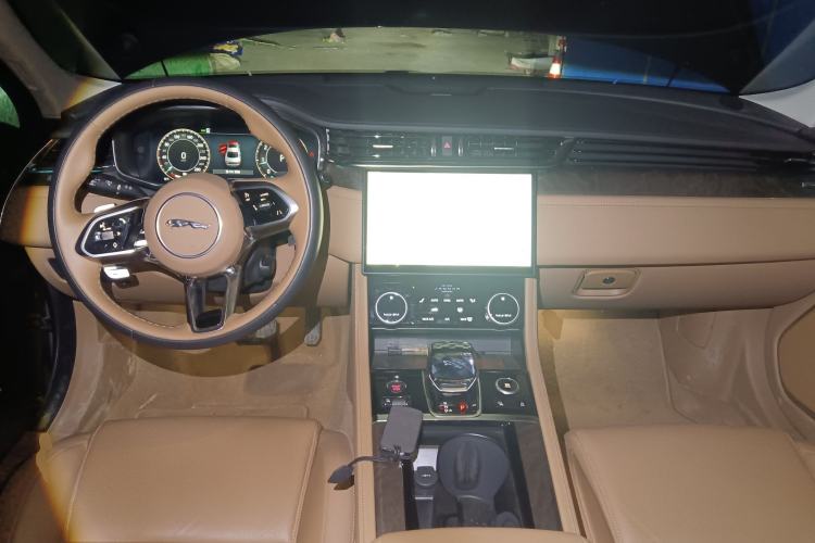 Used Jaguar XFL 2024 2.0T P250 Two-Wheel Drive Prestige Luxury Edition