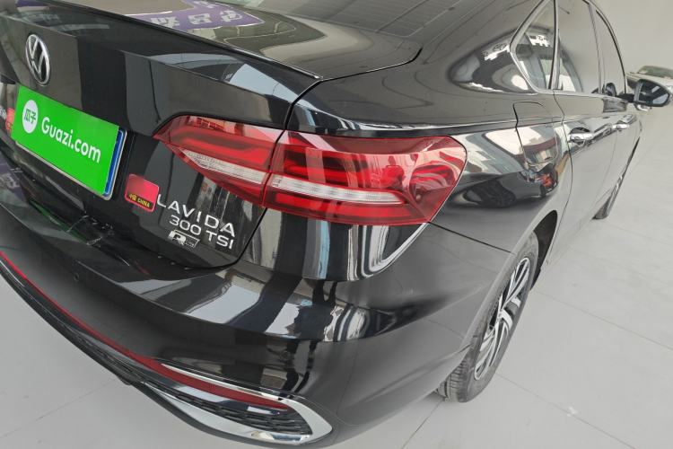 Used Volkswagen Lavida 2024 300TSI DSG Starry Sky Leading Edition Right Rear Taillight