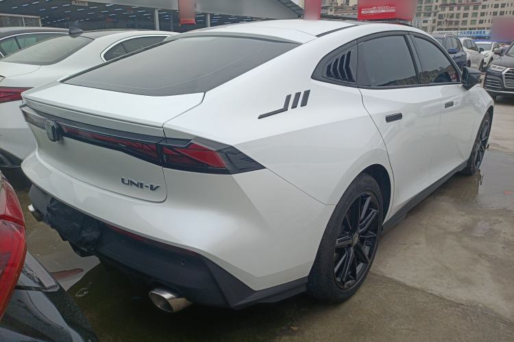 Used CHANGAN UNI-V 2022 1.5T Prestige Version
