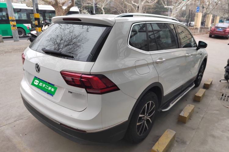 Used Volkswagen Tiguan L 2017 330TSI Automatic Two-Wheel Drive Luxury Edition Rear Right 45 Deg