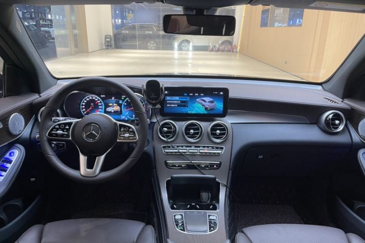 Used Mercedes-Benz GLC 2021 GLC 260 L 4MATIC Luxury Model Interior 5