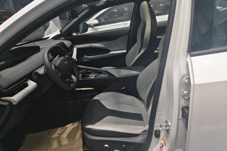 Used CHANGAN UNI-V iDD 2024 Blue Whale Smart Electric iDD 136km Luxury Model
