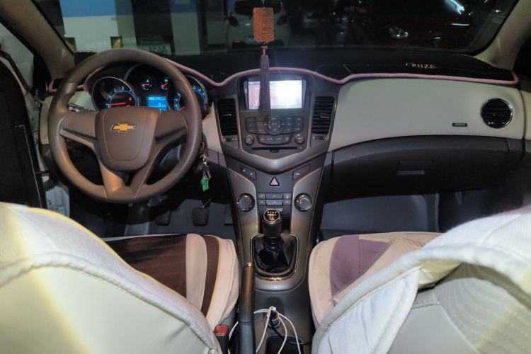 Used Chevrolet Cruze 2015 1.5L Classic SE MT
