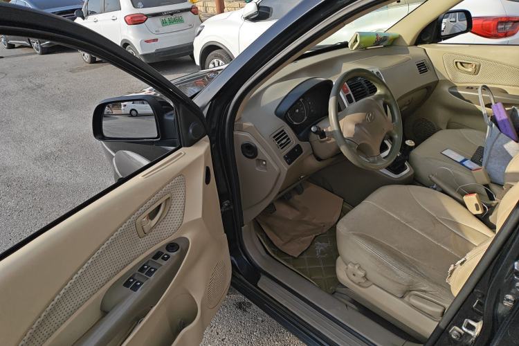 Used Hyundai Tucson 2009 2.0L Manual Two-Wheel Drive Fashion Edition
