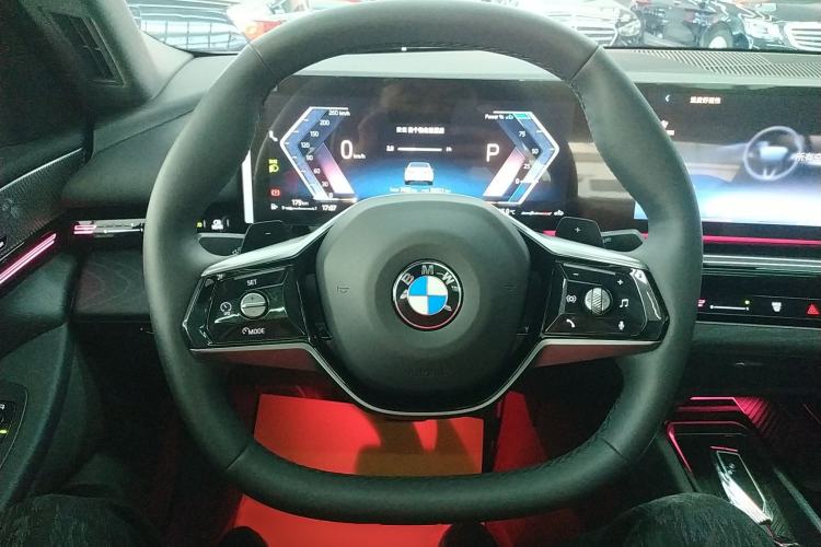 Used BMW 5 Series 2024 525Li Luxury Package Steering Wheel
