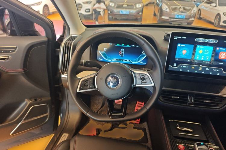 Used BYD Tang New Energy 2018 DM 2.0T All-Wheel Drive Smart Connectivity Luxury Model 7 Seats China V Emission Standard