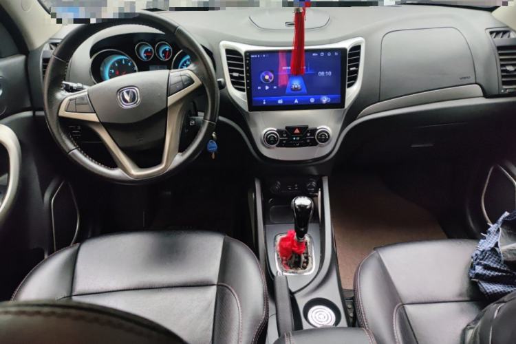 Used CHANGAN CS35 2014 1.6L Manual Luxury Model China IV Standard Center Console
