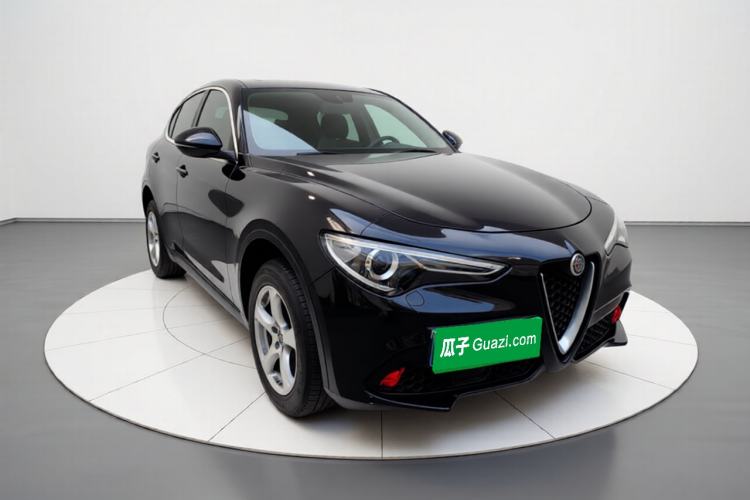 Used Alfa Romeo Stelvio 2017 2.0T 200HP Elite Edition Exterior 2
