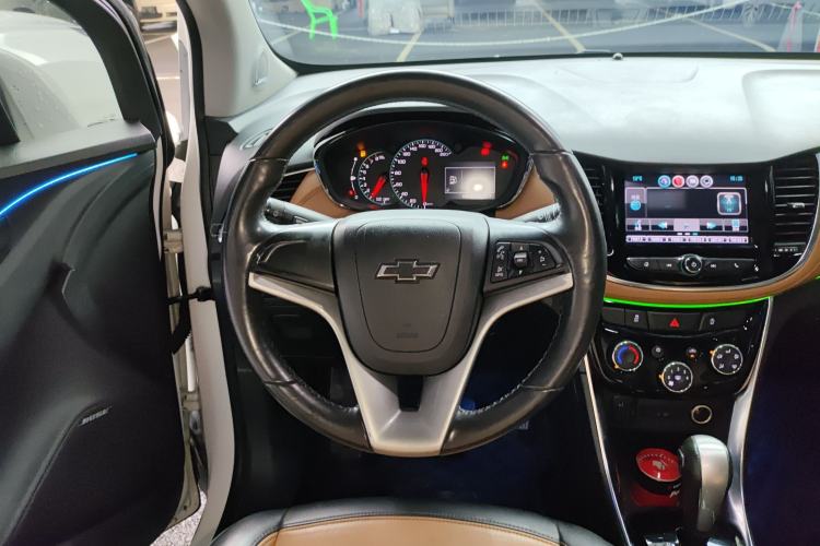 Used Chevrolet Trax 2017 1.4T Automatic All-Wheel-Drive Flagship Model Steering Wheel