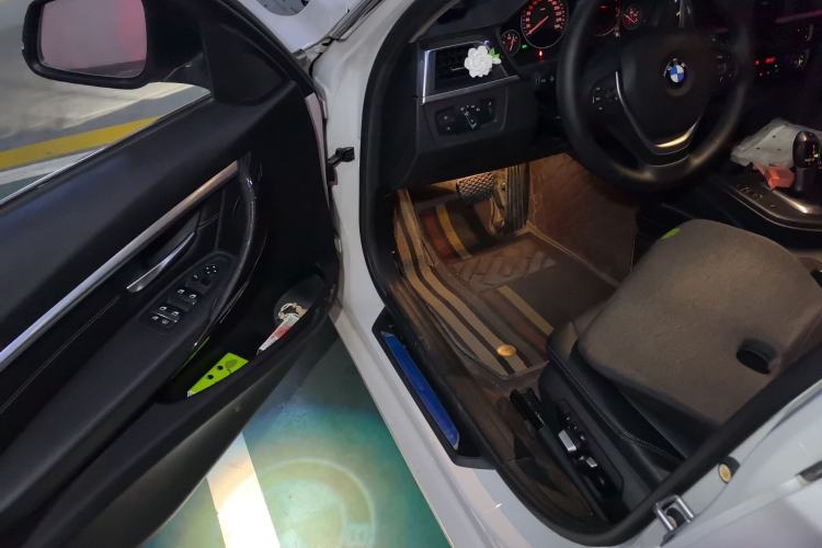 Used BMW 3 Series 2016 320Li Luxury Design Package
