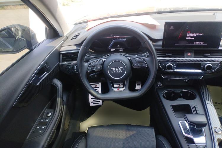 Used Audi A4L 2022 40 TFSI Luxury Dynamic Model Steering Wheel